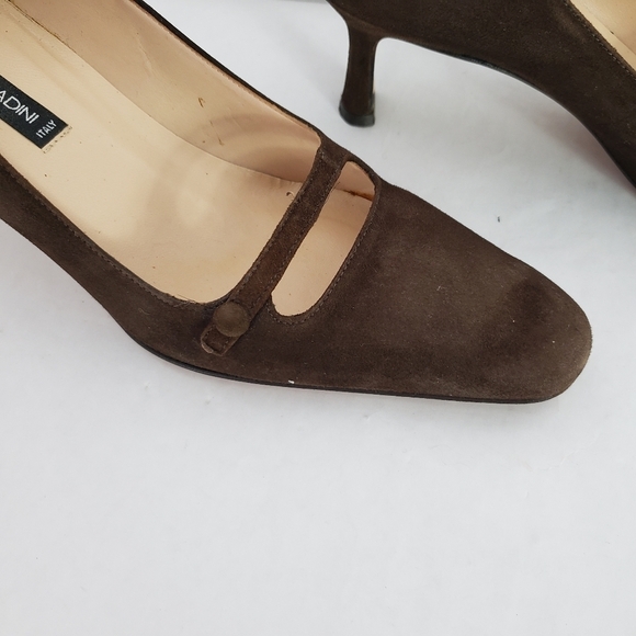 Adrienne Vittadini brown suede Square toe heel dainty button - Picture 5 of 9